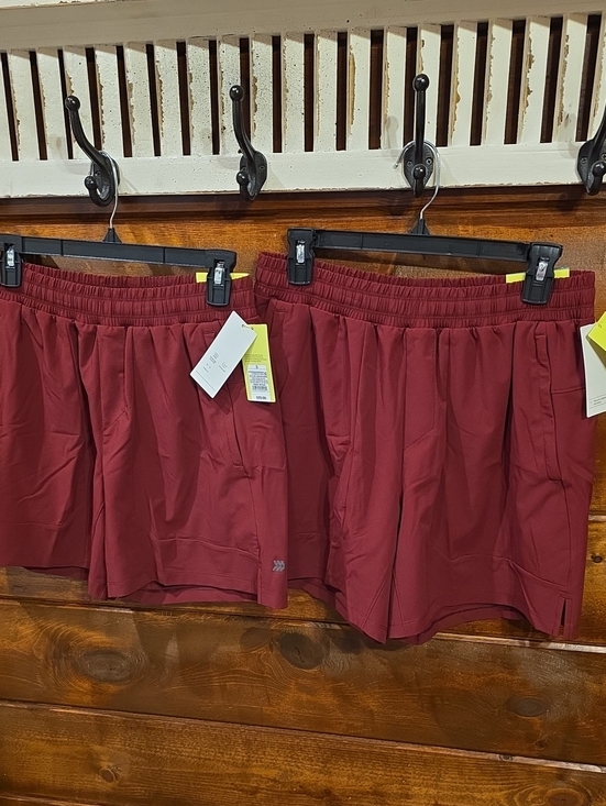 all in motion Pants - Athletic Shorts in Deep Burgundy, Small